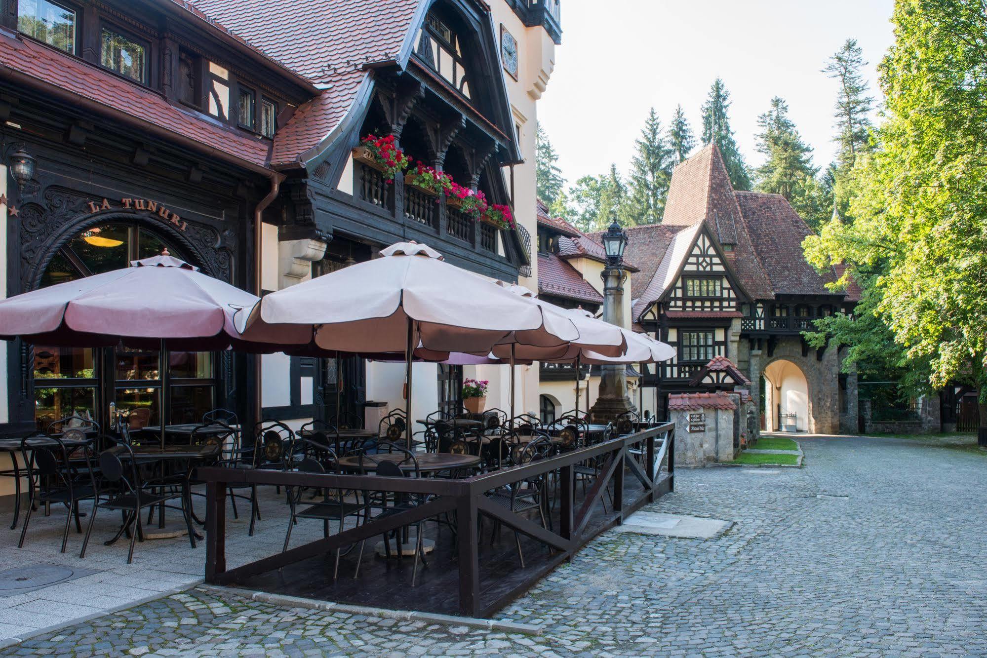 Complex La Tunuri - Vila Economat Sinaia Esterno foto